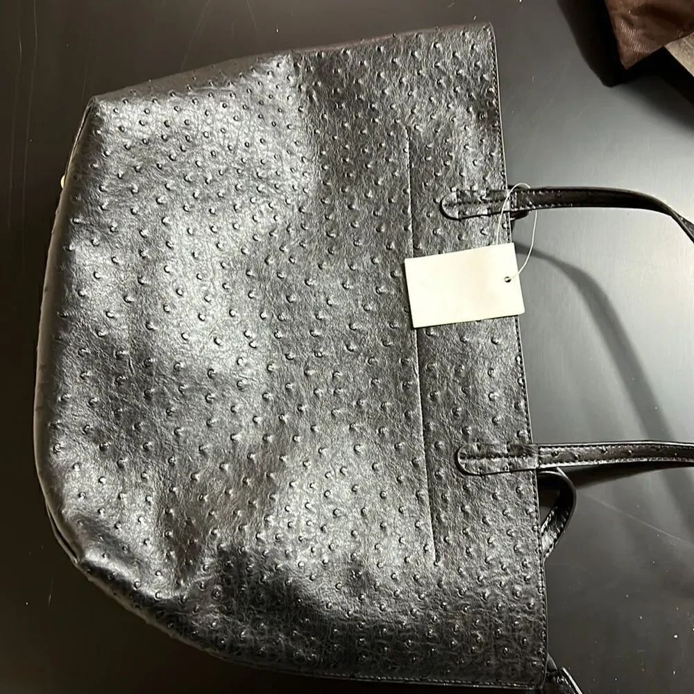 Large Black Textured Purse. Brand New! 👜 🔥 👀 - Picture 8 of 9